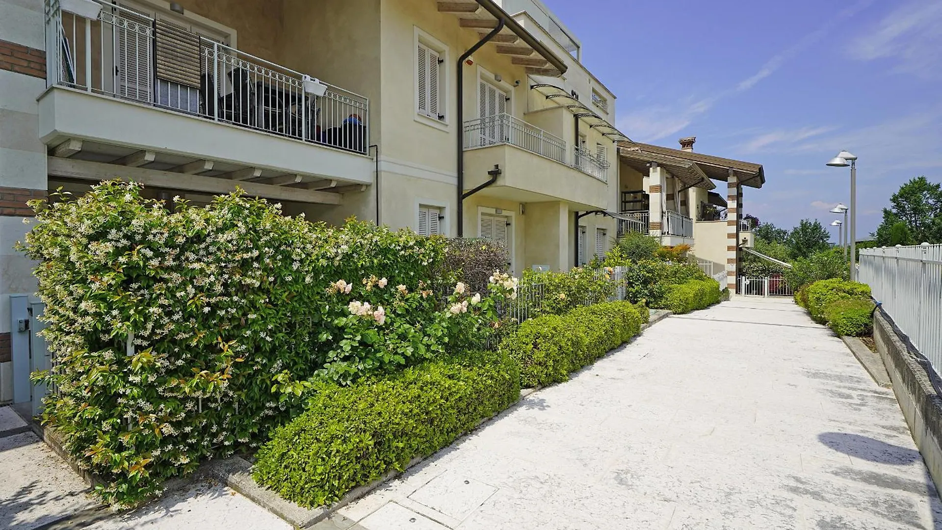 Residence Quadrivium 151 By Wonderful Italy Castelnuovo del Garda Italy